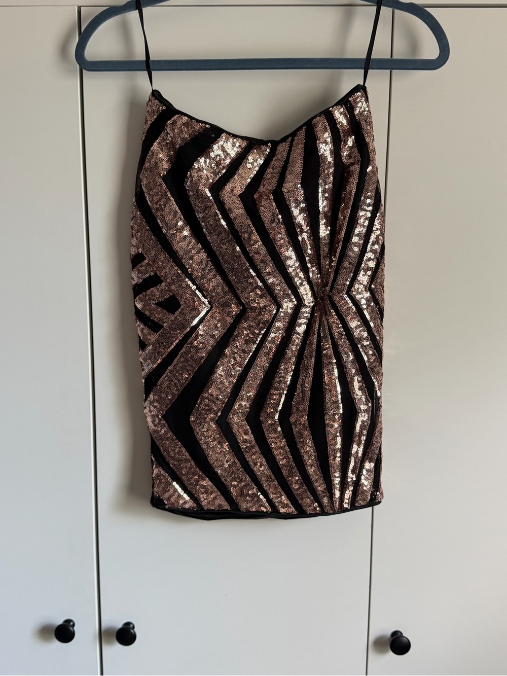 a'gaci Black and Rose Gold Sequin Pattern Mini Skirt